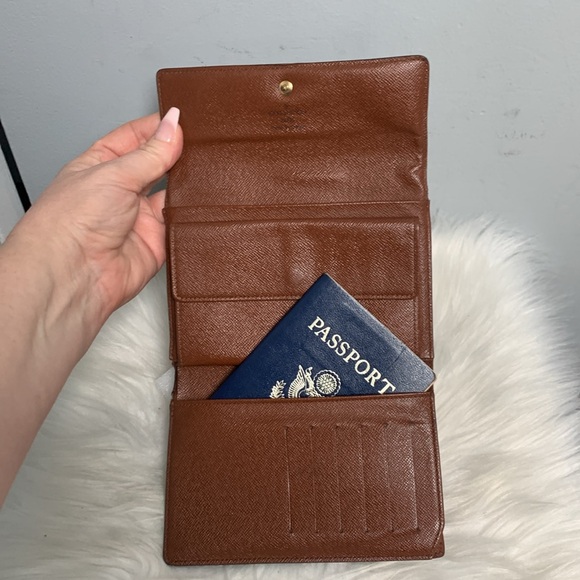 2002 authentic Louis Vuitton ETUI trifold style wallet - Picture 6 of 16